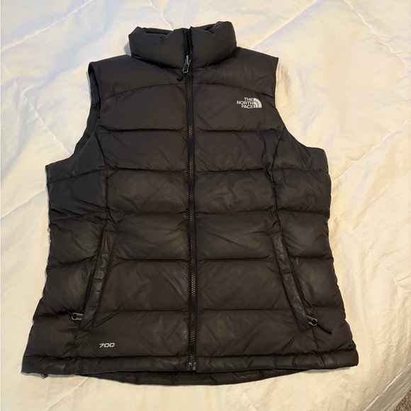 The North Face Women's Dark Gray Puffer Vest - Picture 1 of 7